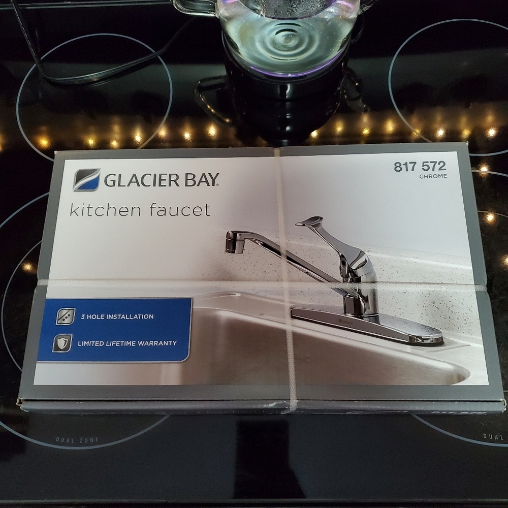 New Glacier Bay Kitchen Faucet Single HandleChrome 1.8 GPM flow rate 3 hole - Picture 1 of 6